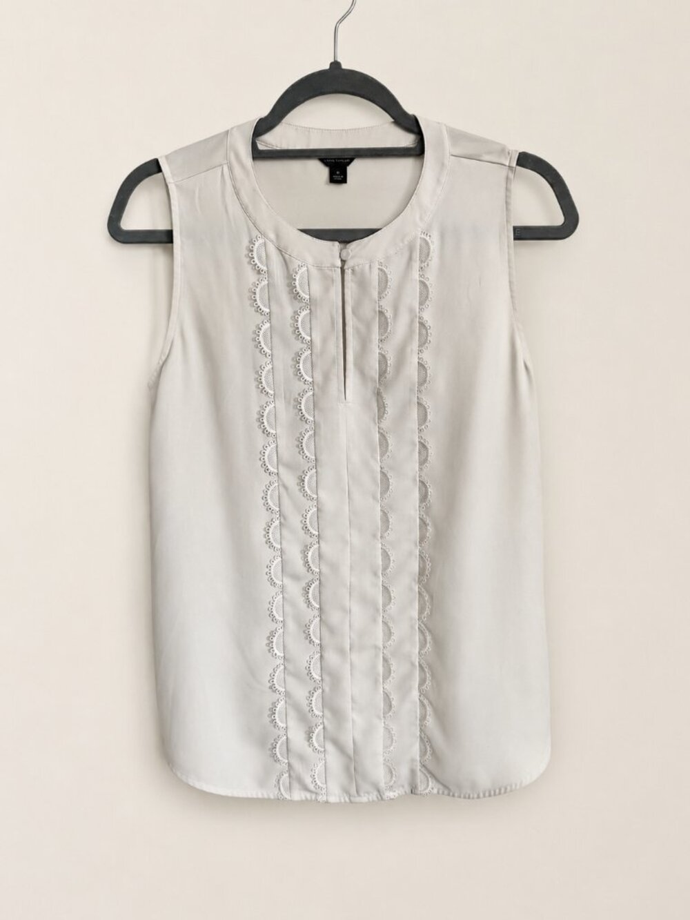 Ann Taylor Ivory Eyelet Trim Sleeveless Blouse Size M